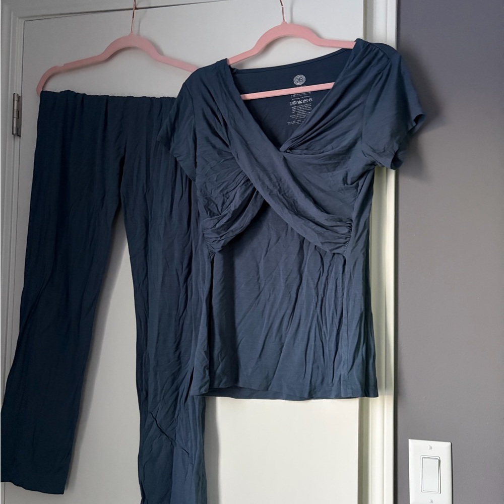 Super comfy blue maternity/breastfeeding Short Sleeve Top and Pants Set